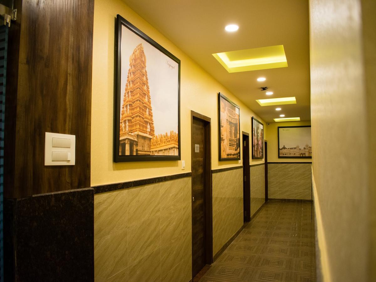 Hotel Mysore Republic Exterior foto