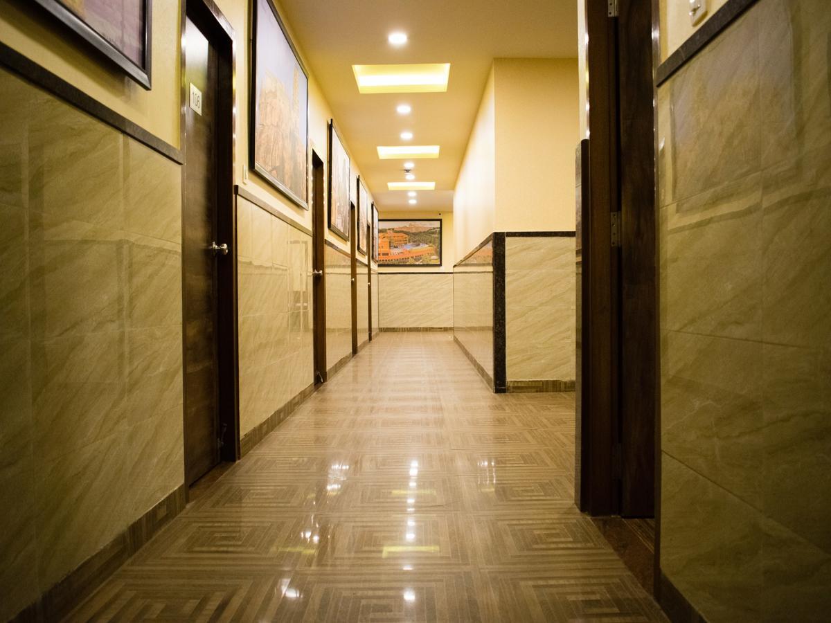 Hotel Mysore Republic Exterior foto