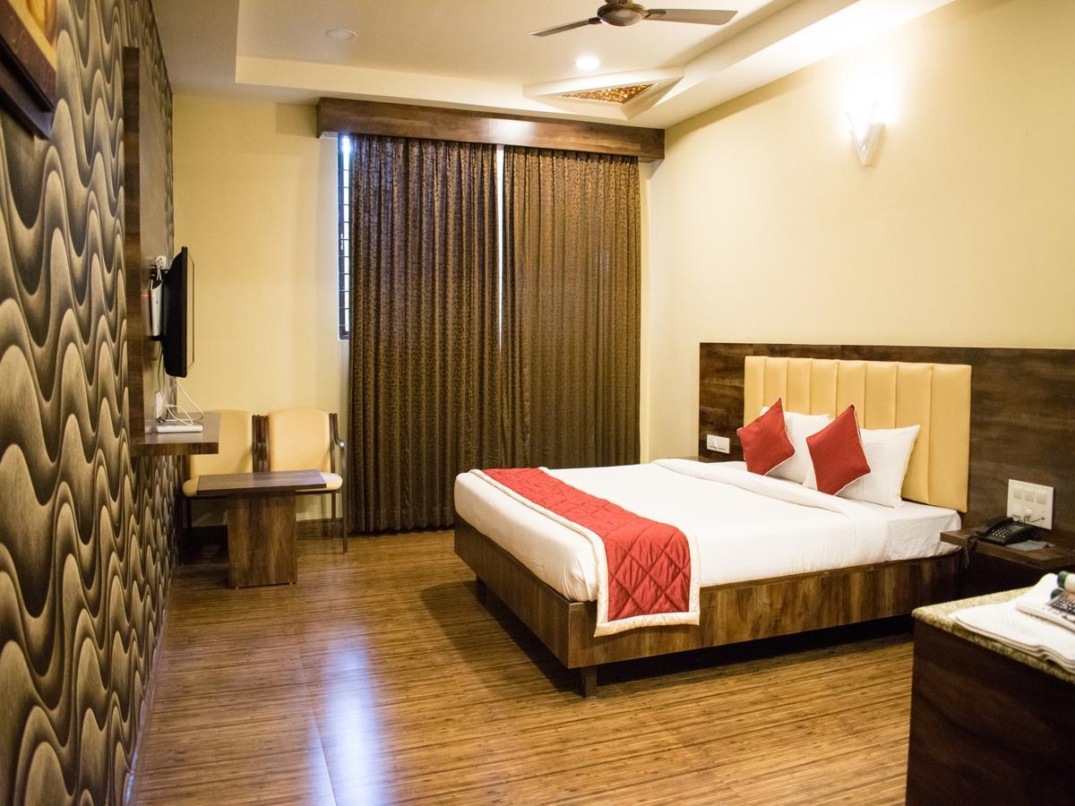 Hotel Mysore Republic Exterior foto